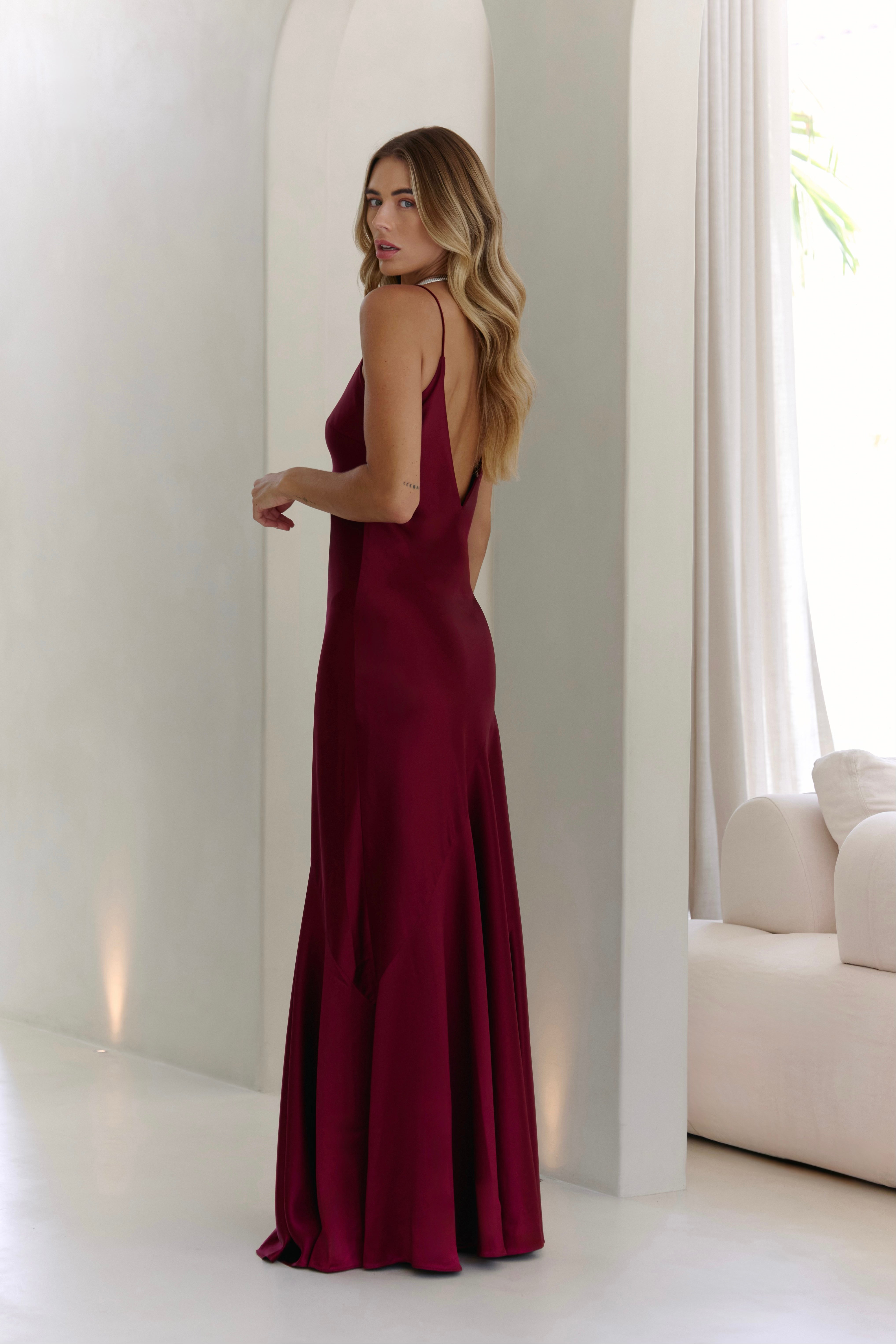 Ríona Dress Burgundy (PREORDER)