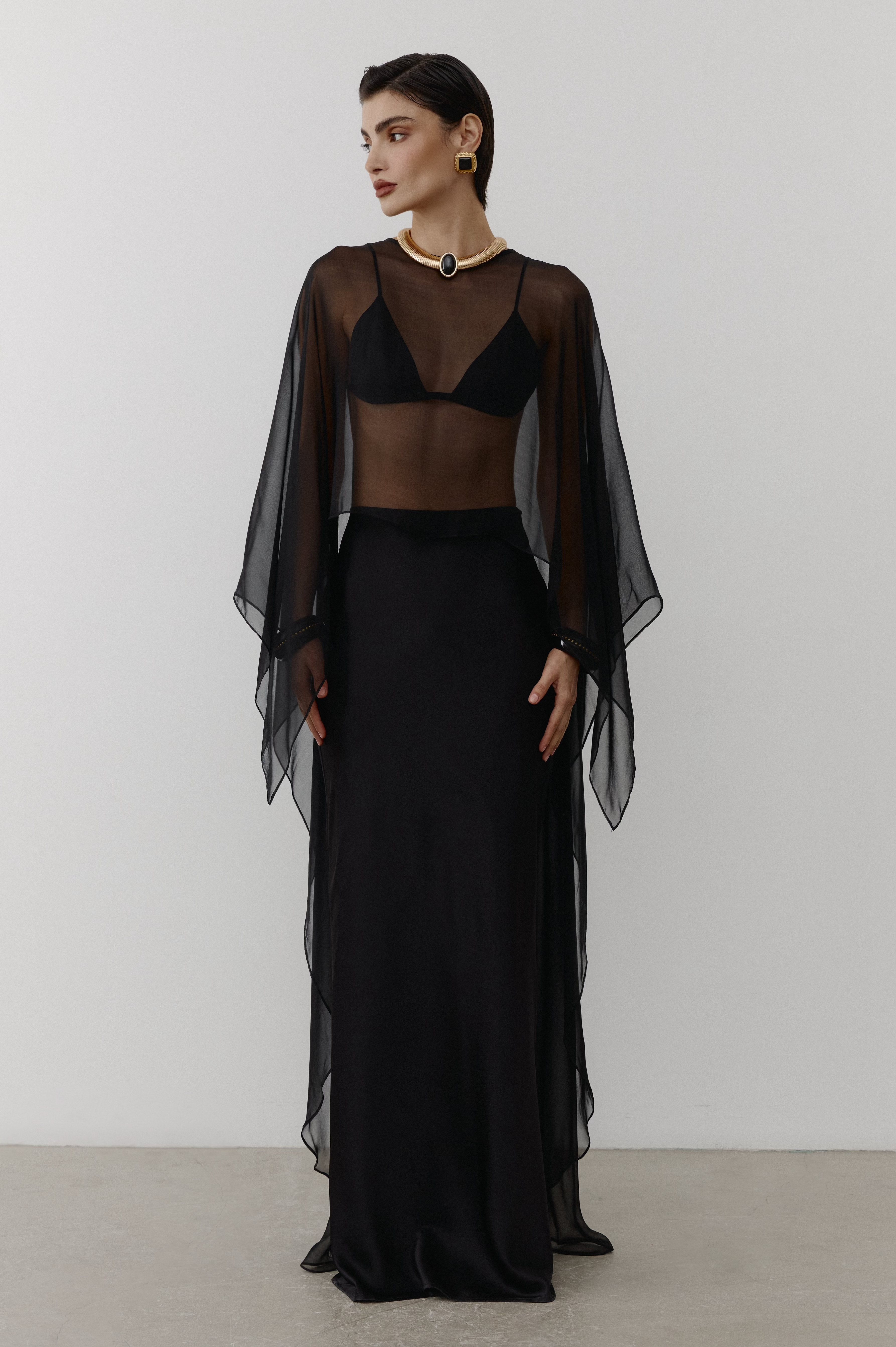 Éala Silk Cape