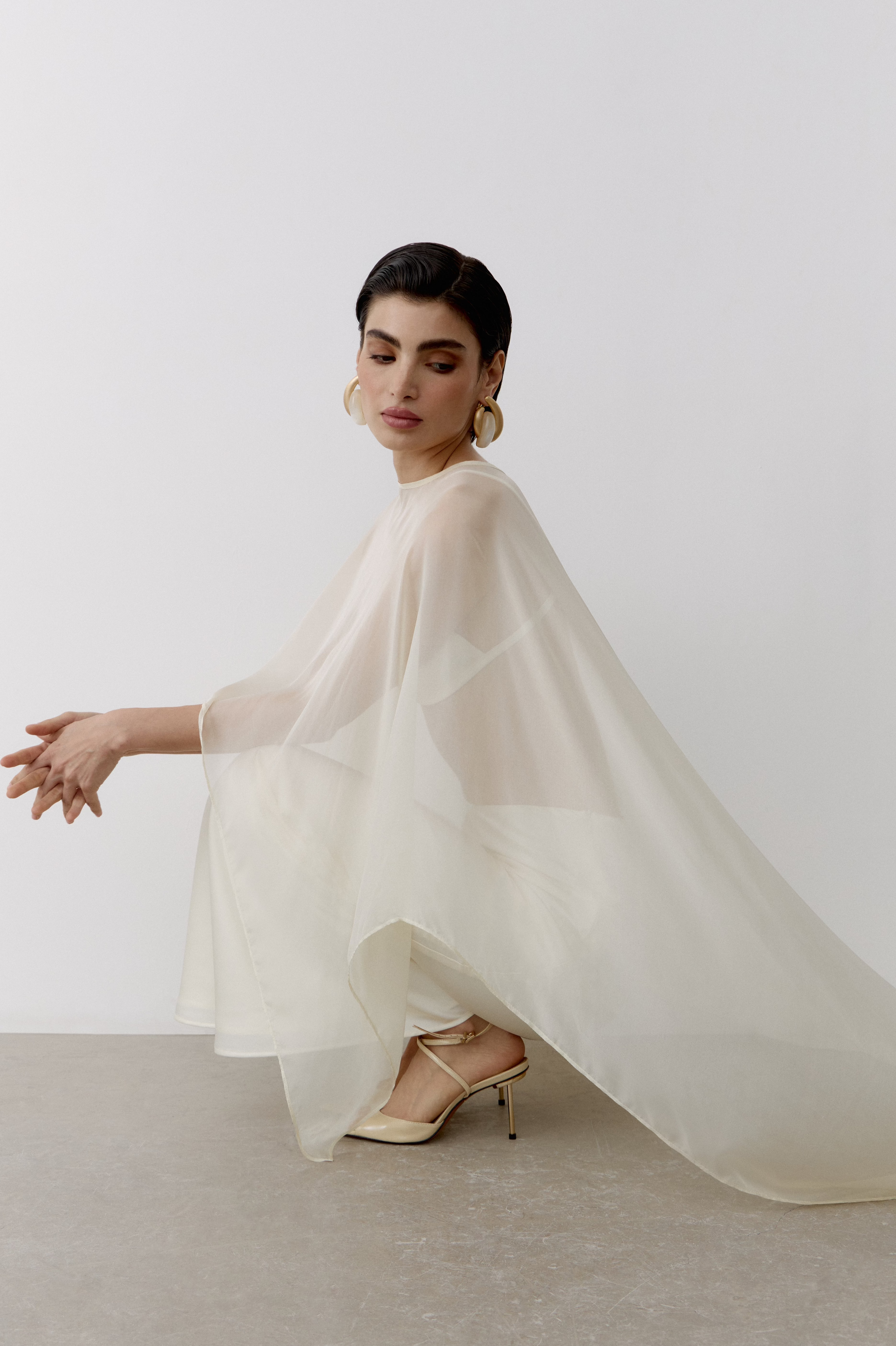 Éala Silk Cape